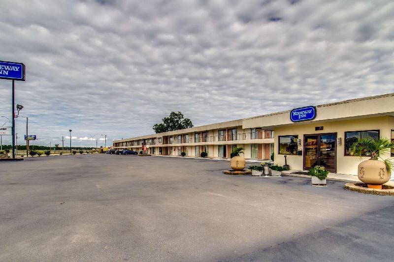 Econo Lodge - main image