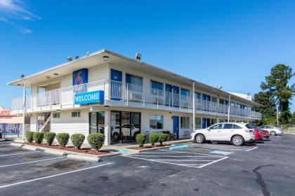 Motel 6-Lumberton NC - image 12