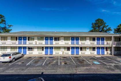 Motel 6-Lumberton NC - image 14