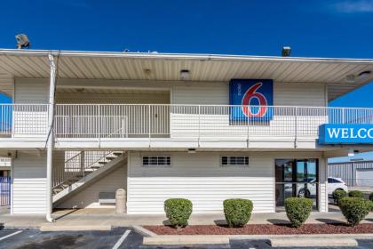 Motel 6-Lumberton NC - image 15