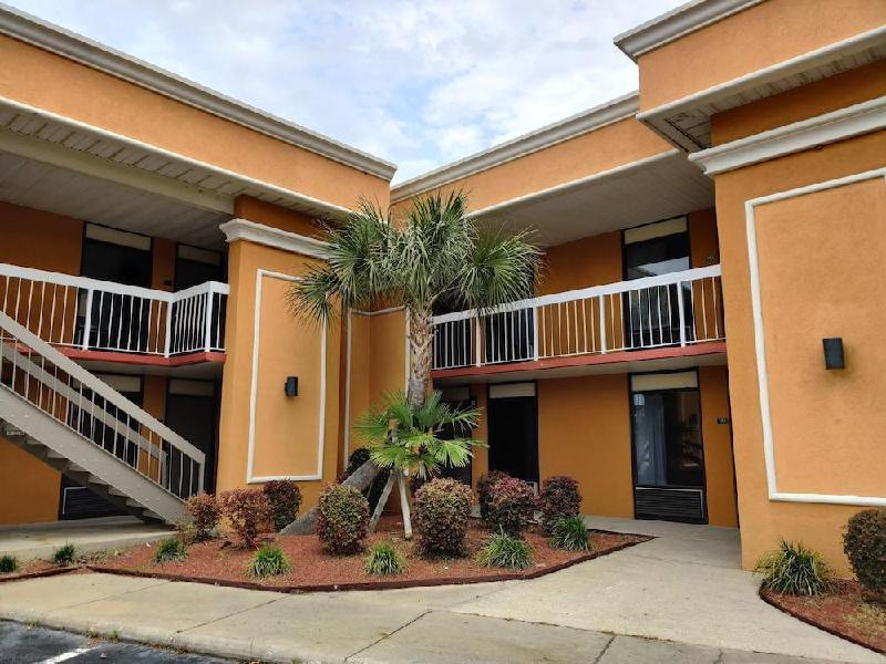 Americas Best Value Inn Lumberton - image 2