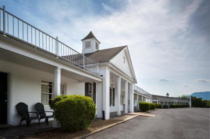 Luray Caverns Motels - image 2