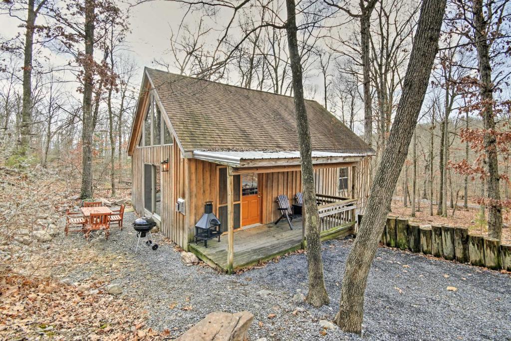 Updated Luray Cabin Near Dwtn and Shenandoah River! - main image