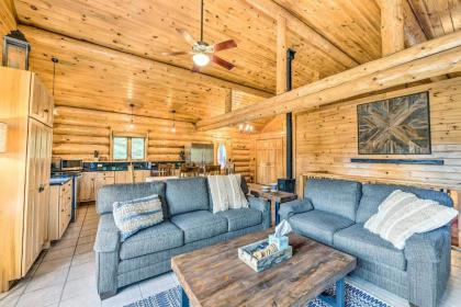 Lutsen Cabin with Fire Pit Patio and Deck! - image 13