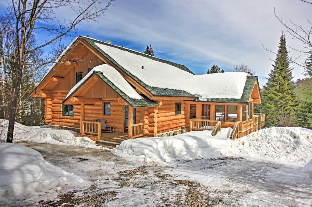 Lakefront Log Cabin with Dock about 9Mi to Lutsen Mtn - main image