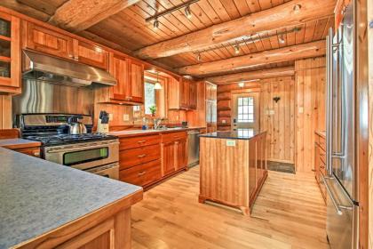 Lakefront Log Cabin with Dock about 9Mi to Lutsen Mtn - image 10