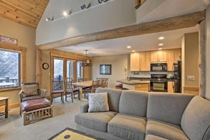 Comfy Lutsen Mountain Villa with Balcony Grill - image 9