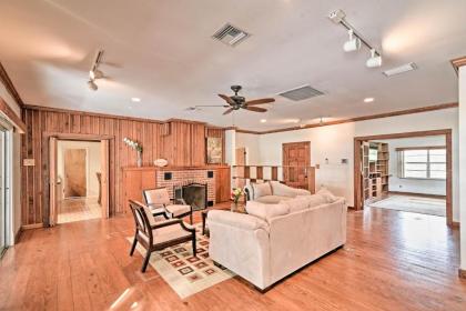 Lakefront Home with Private Pool 13 Mi to Tampa - image 1