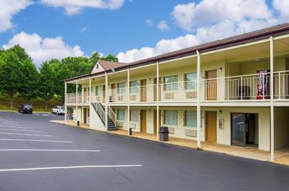 Econo Lodge Lynchburg South - image 20