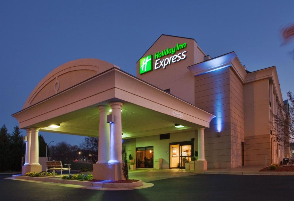 Holiday Inn Express Lynchburg an IHG Hotel - main image