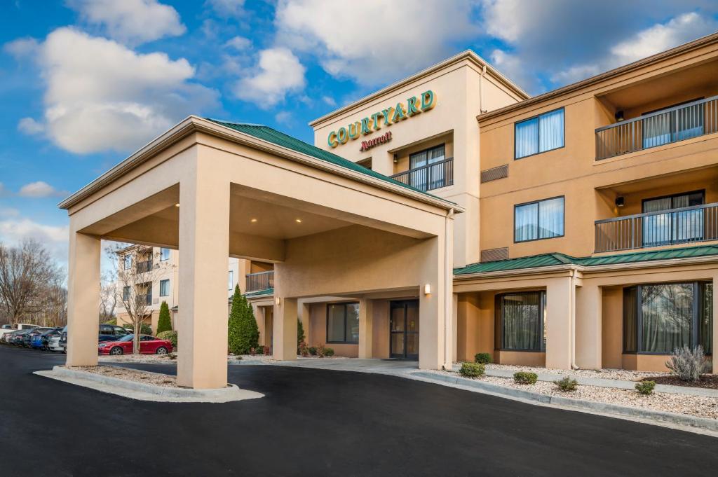 Courtyard by Marriott Lynchburg - image 2