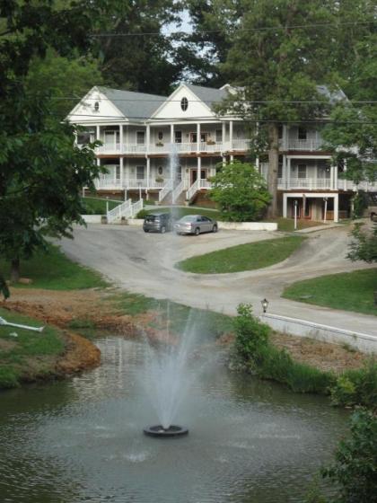 Acorn Hill Lodge and Spa - image 12