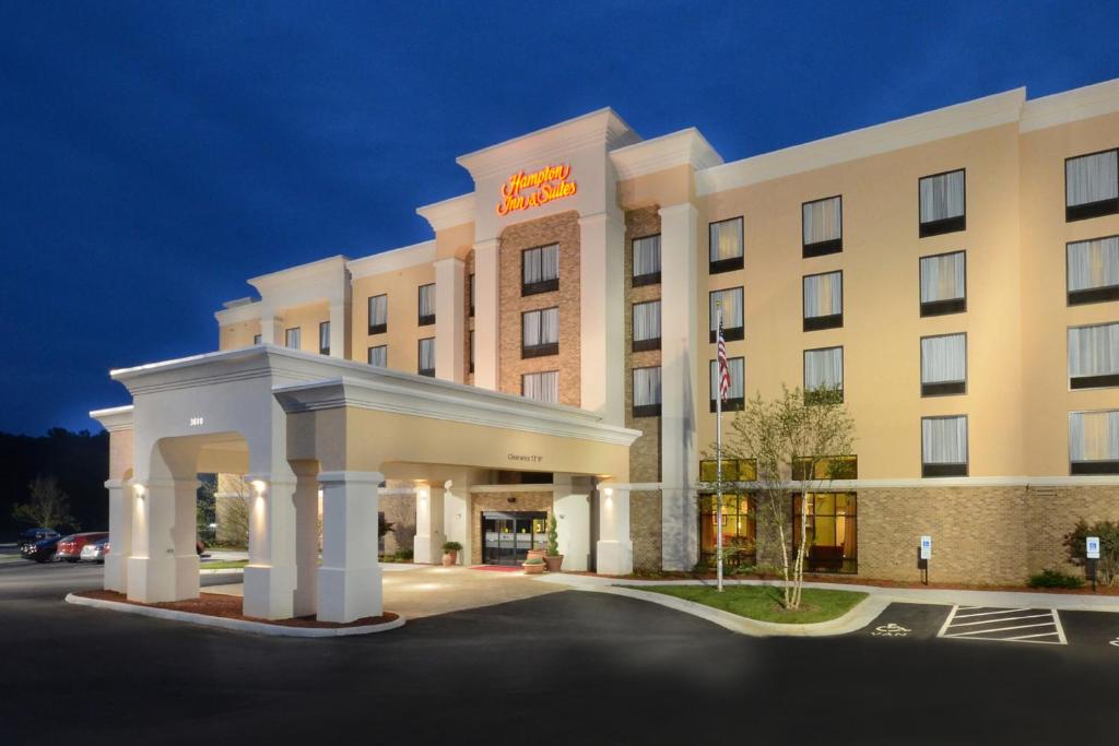 Hampton Inn and Suites Lynchburg - main image