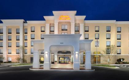 Hampton Inn and Suites Lynchburg - image 13