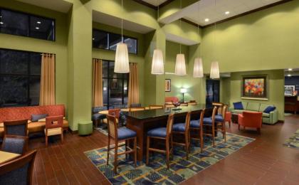 Hampton Inn and Suites Lynchburg - image 15