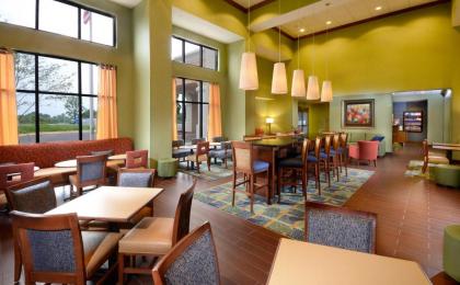 Hampton Inn and Suites Lynchburg - image 6