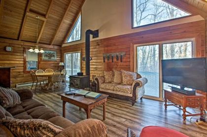 Wintergreen Home with Deck - Near Skiing and Hiking! - image 1