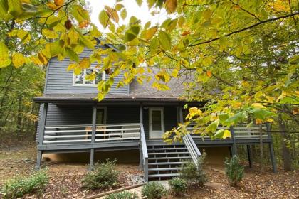 Wintergreen Home with Deck - Near Skiing and Hiking! - image 8