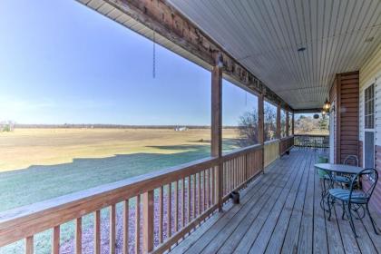 Serene Lyndon House with 2 Decks Fire Pit and Yard! - image 7