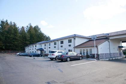 Americas Best Value Inn Lynnwood - image 13