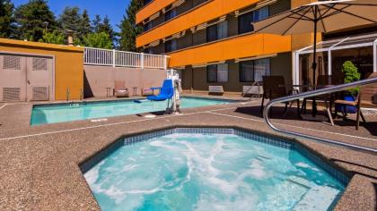 Best Western Alderwood - image 14