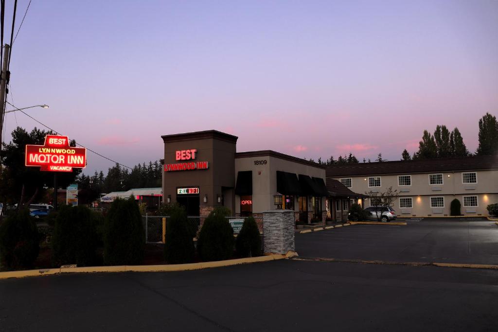 Best Lynnwood Inn - main image