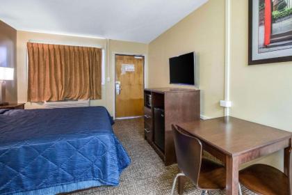 Rodeway Inn Lyons - La Grange - image 12