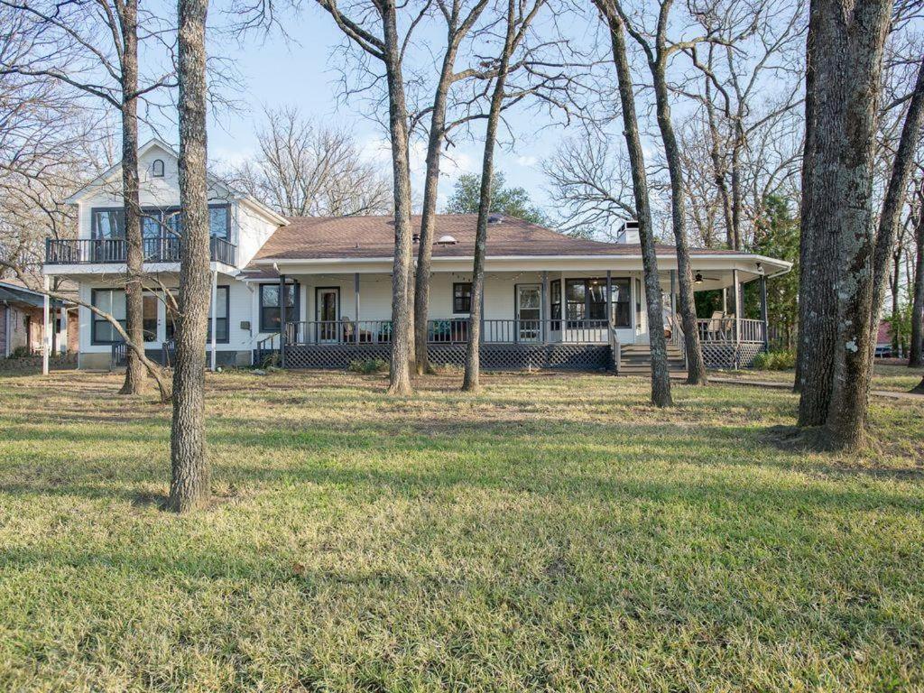 Porch Grove - Southern Charm at it's Finest on Cedar Creek Lake - main image