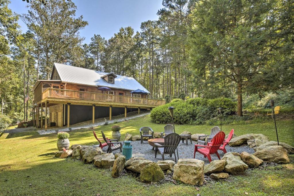 Peaceful Log Cabin on 3 Acres - Near Atlanta! - image 3