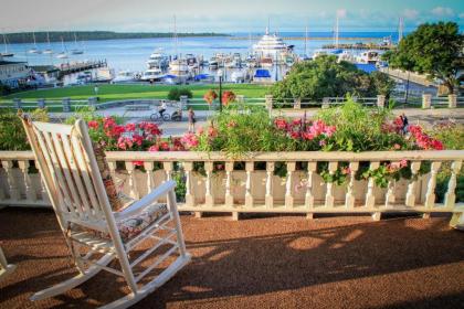 Island House Hotel - image 6