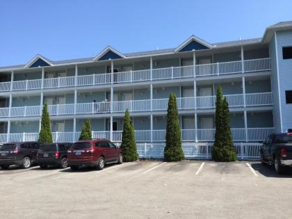 Fairview Beachfront Inn - image 11