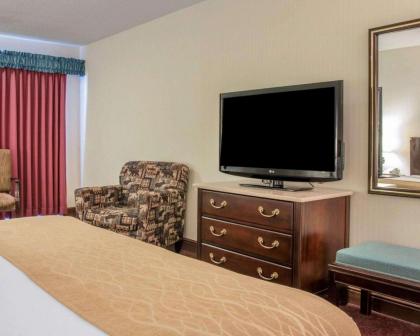 Comfort Inn Lakeside - Mackinaw City - image 8