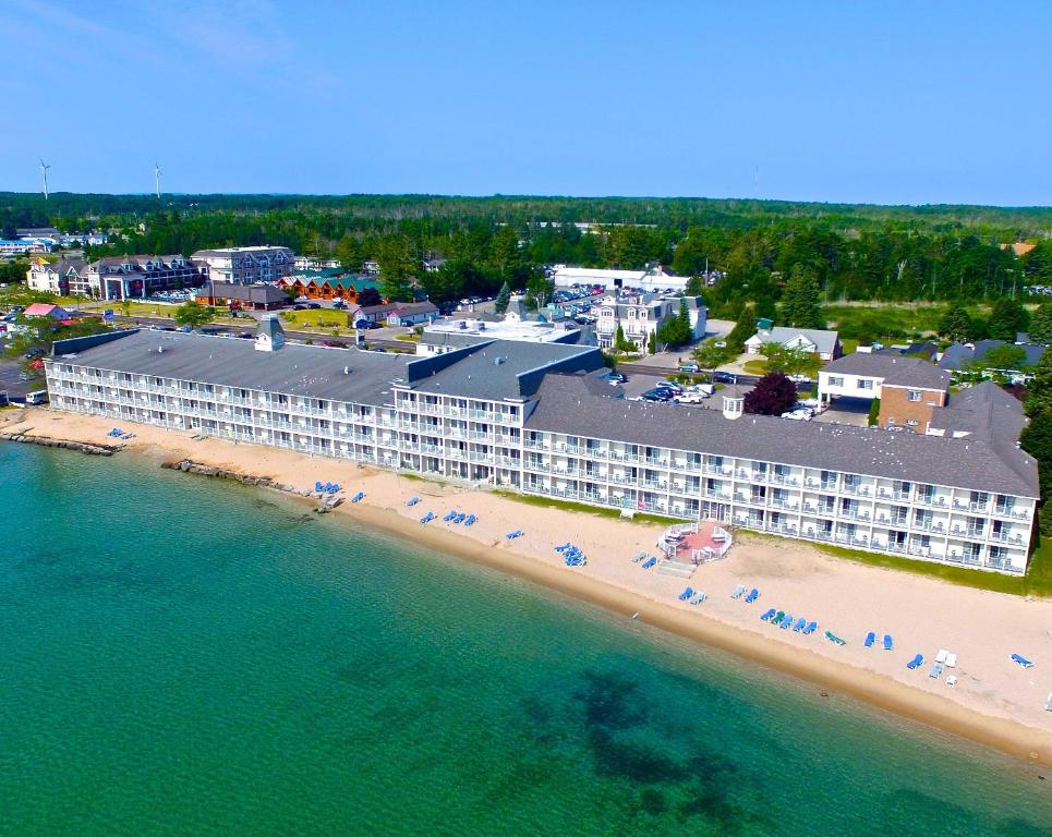 Hamilton Inn Select Beachfront - main image