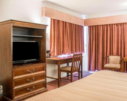 Quality Inn and Suites Mackinaw City - image 10