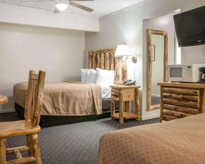 Quality Inn and Suites Mackinaw City - image 3