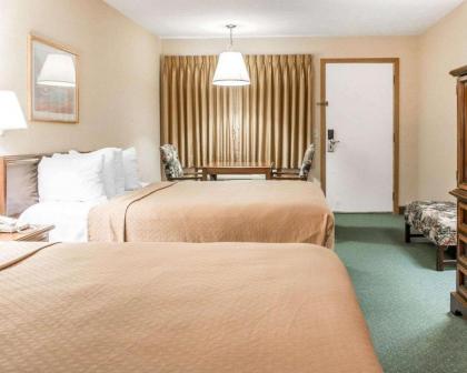 Quality Inn and Suites Mackinaw City - image 7