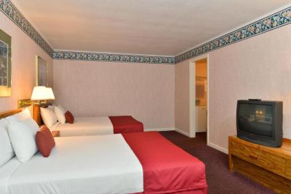 Americas Best Value Inn Mackinaw City - image 13