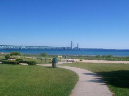 Bayside Hotel of Mackinac - image 2