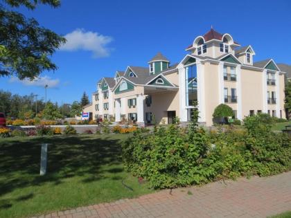 Bayside Hotel of Mackinac - image 9