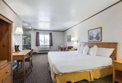 Rodeway Inn & Suites Mackinaw City – Bridgeview - image 11