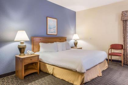 Rodeway Inn & Suites Mackinaw City – Bridgeview - image 15