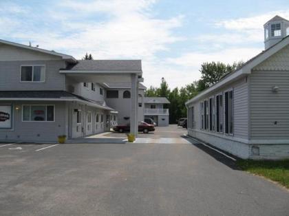 Mackinaw Budget Inn - image 1