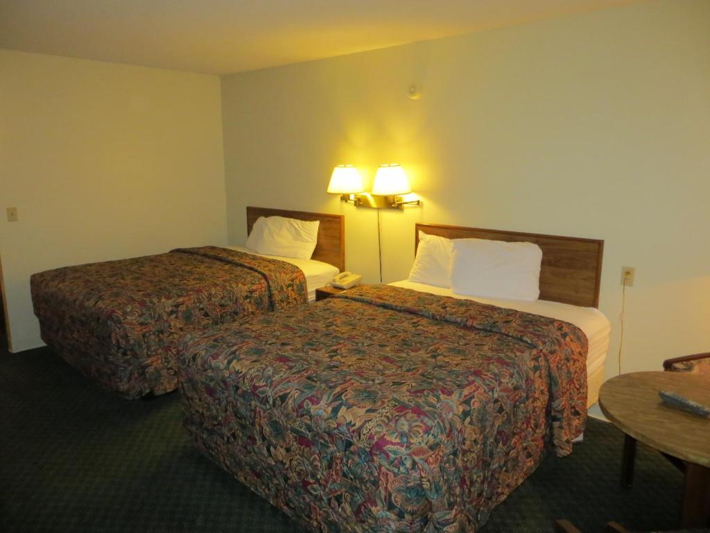 Waterfront Inn Mackinaw City - image 5