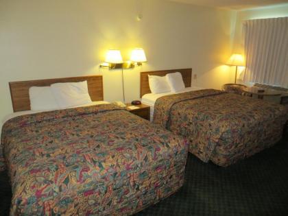 Waterfront Inn Mackinaw City - image 7