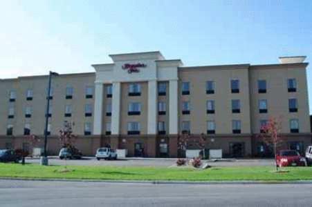 Hampton Inn Macomb - main image