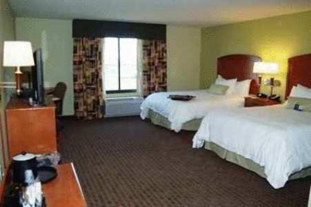 Hampton Inn Macomb - image 5