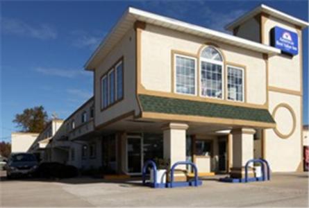 Americas Best Value Inn Macomb - main image