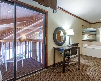 Quality Inn Macomb - image 15