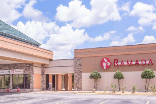 Ramada by Wyndham Macon - main image