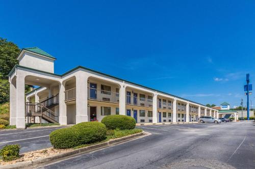 Rodeway Inn & Suites - image 2